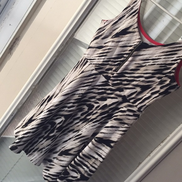 Express Fit & Flair NNT - Picture 2 of 2